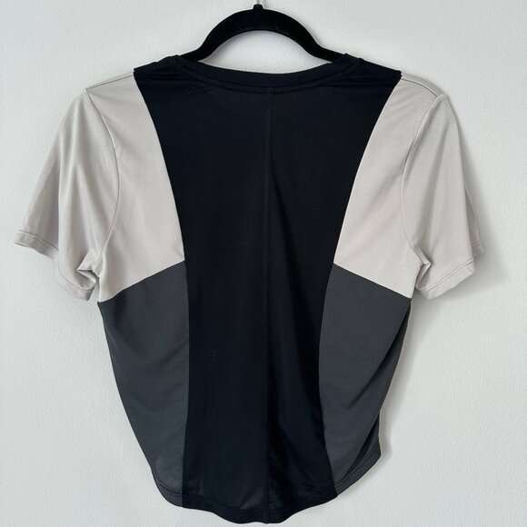 Women's crop top Nike Dri-Fit One Colorblock - Picture 2 of 5